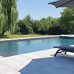 Appartement Nemespecsely Udvarhaz Pécsely