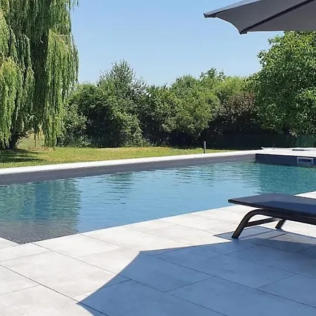 شقة Nemespecsely Udvarhaz Pécsely