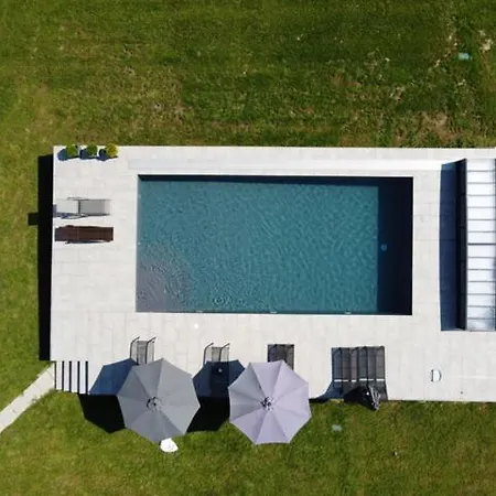 شقة Nemespecsely Udvarhaz