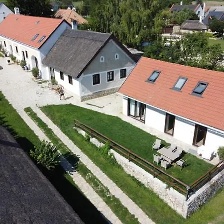 Apartamento Nemespécsely Udvarház