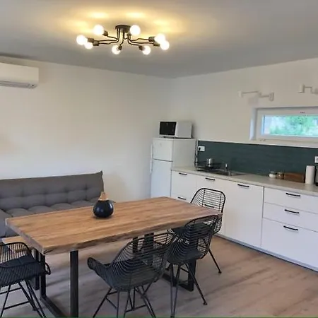 Apartamento Nemespécsely Udvarház *