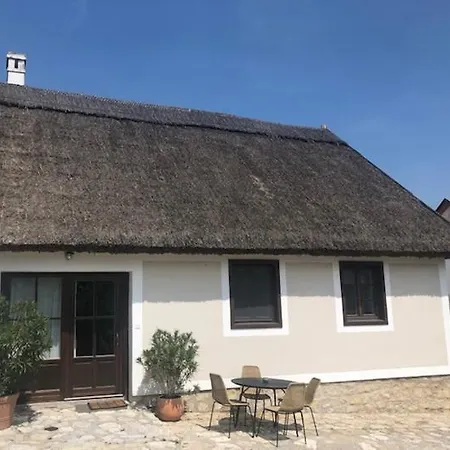 Nemespecsely Udvarhaz Pécsely