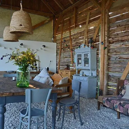 Nemespecsely Udvarhaz * Pécsely