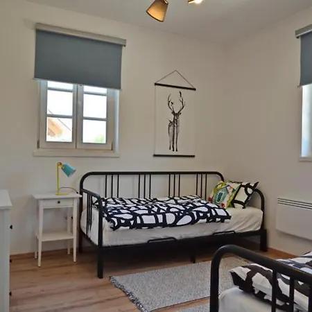 Nemespecsely Udvarhaz شقة