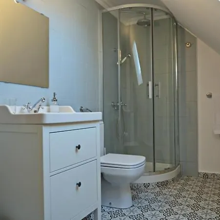 Nemespecsely Udvarhaz شقة