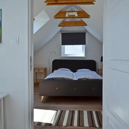 Nemespecsely Udvarhaz Pécsely