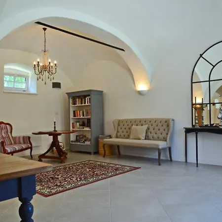 Nemespecsely Udvarhaz شقة *